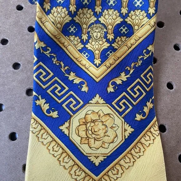 Versace Neck Tie Men Gold Baroque Medusa AOP Silk Gianni Handmade Italy RARE